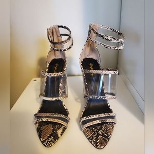 Heels size 7